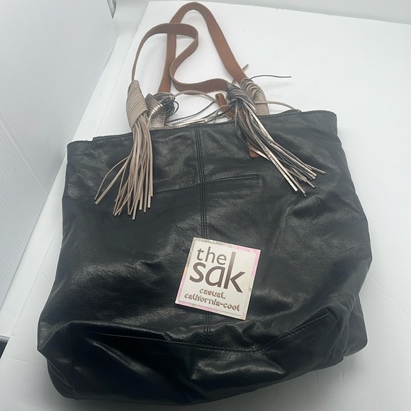 The Sak Palisade Black Leather Shoulder Tote Bag Buttery Soft Fringe+Charm Roomy - Picture 10 of 17